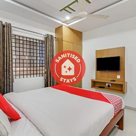Oyo 28303 Yesh Comforts Hotell Madikeri Exteriör bild