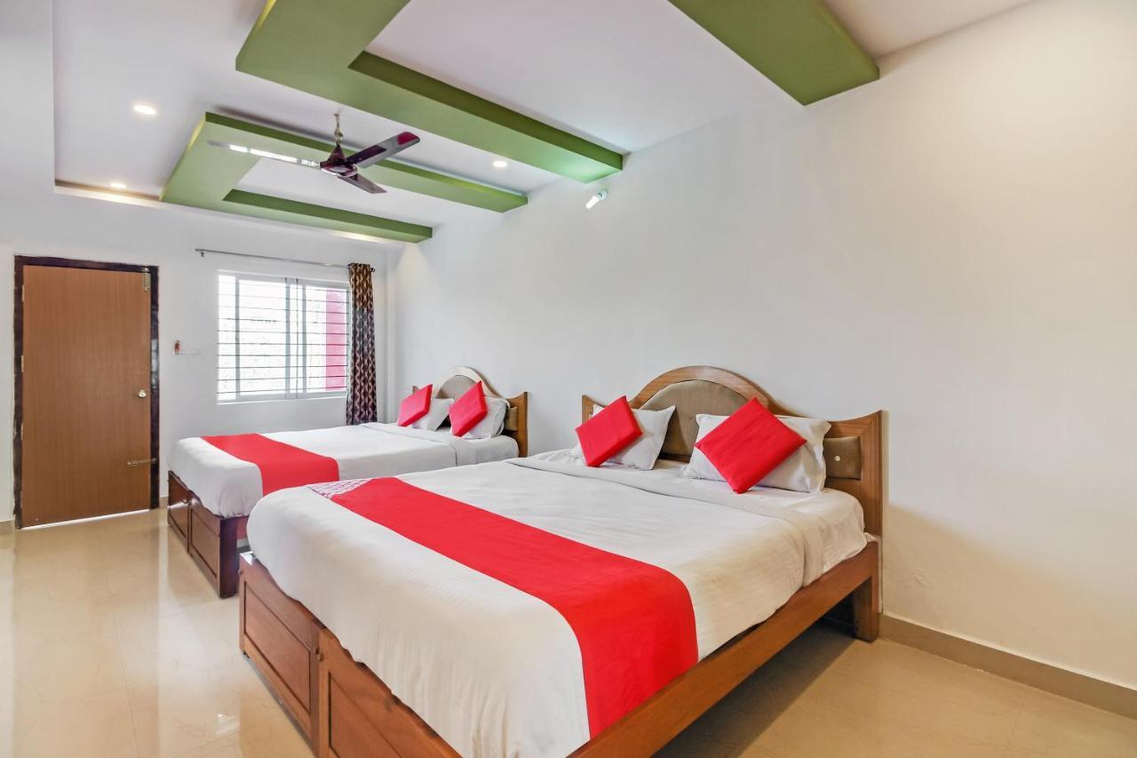 Oyo 28303 Yesh Comforts Hotell Madikeri Exteriör bild