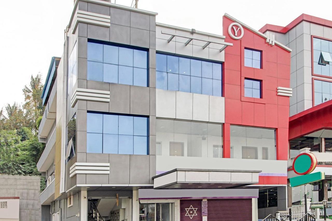 Oyo 28303 Yesh Comforts Hotell Madikeri Exteriör bild